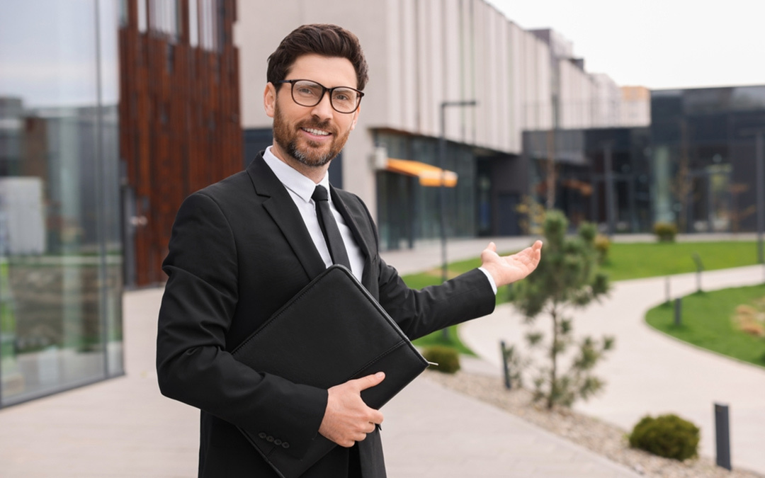 What Role Does a Real Estate Lawyer in NYC Play in Commercial Property Transactions?